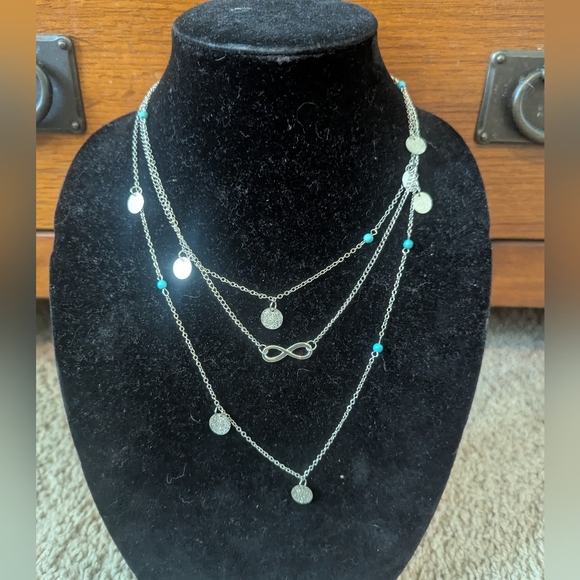 NWT Set of 4 drop multi layered necklaces - Picture 2 of 4